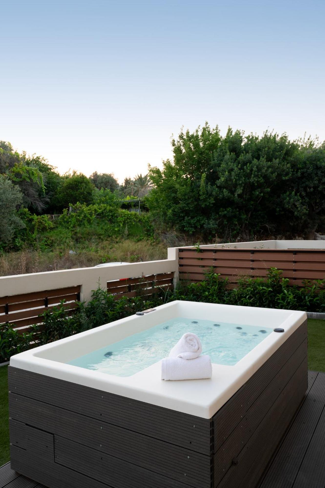 Maison Du Jardin 2-Bedroom Apartment Private Outdoor Jacuzzi Родос Экстерьер фото